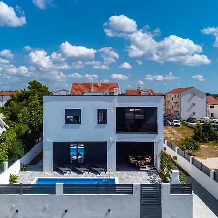 3 Bedroom Stunning In Holiday home