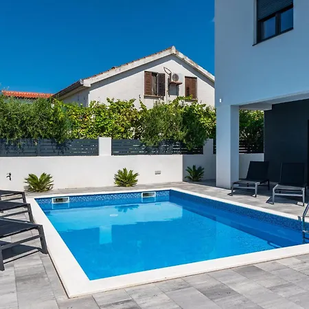 Holiday home 3 Bedroom Stunning In