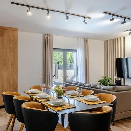 3 Bedroom Stunning In *
