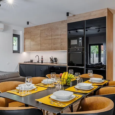 3 Bedroom Stunning In *
